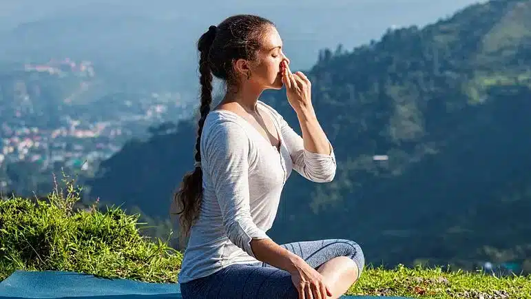Élément Air : respiration alternée face aux montagnes