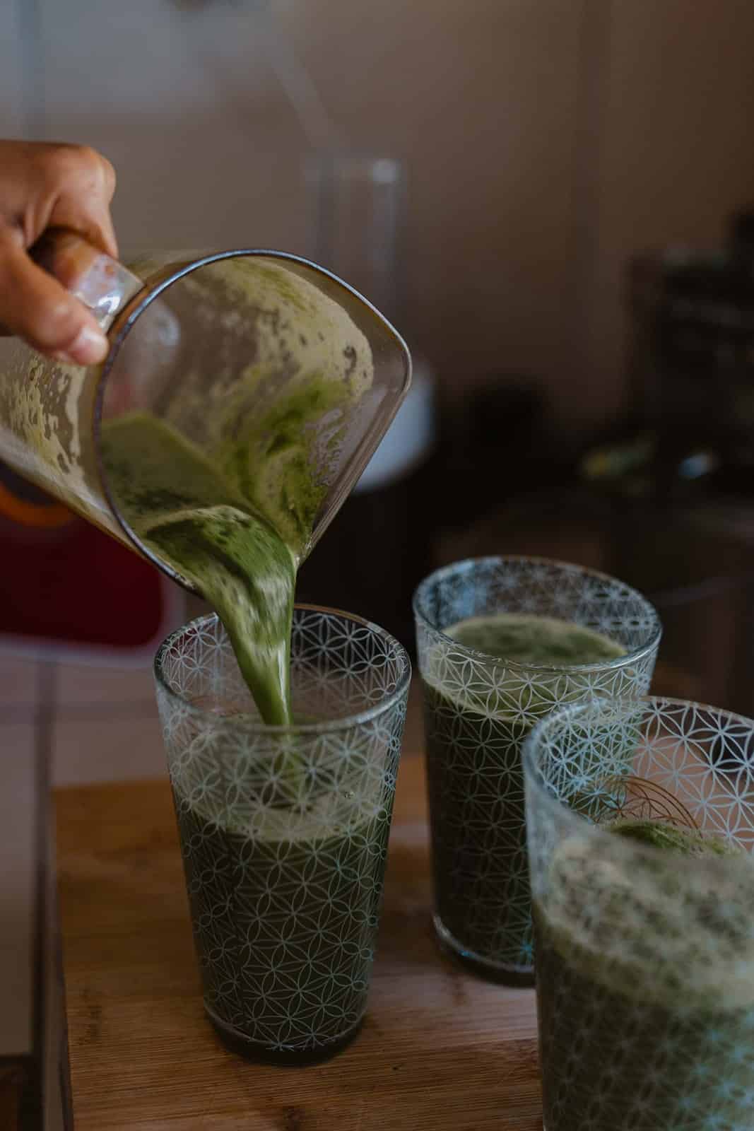 Hébergement - Maison Akasha Yoga Jus verts détox servis pendant un stage